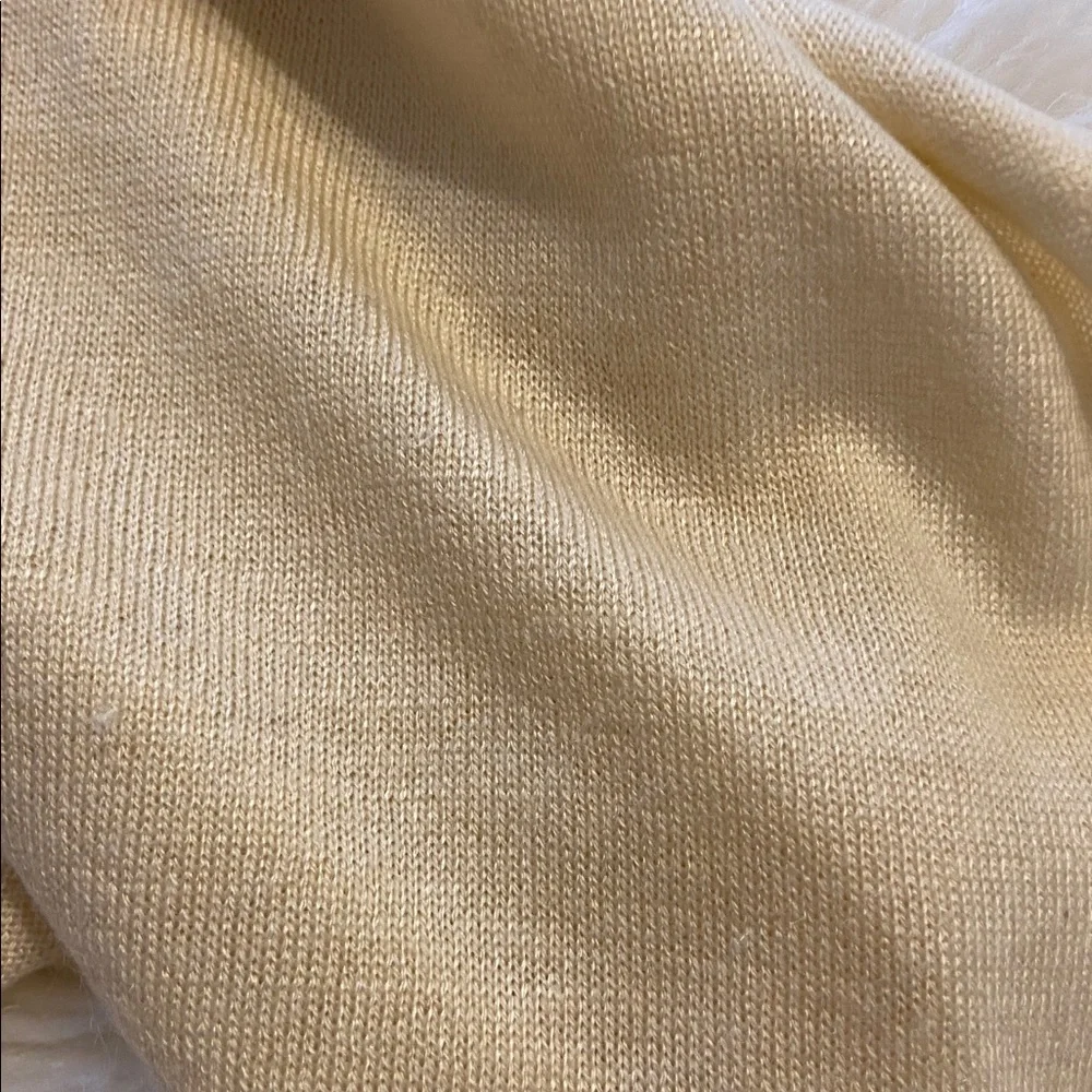 KERISMA WOOL  Elegant Cream Poncho on size length 35” wide 20” - Picture 6 of 8